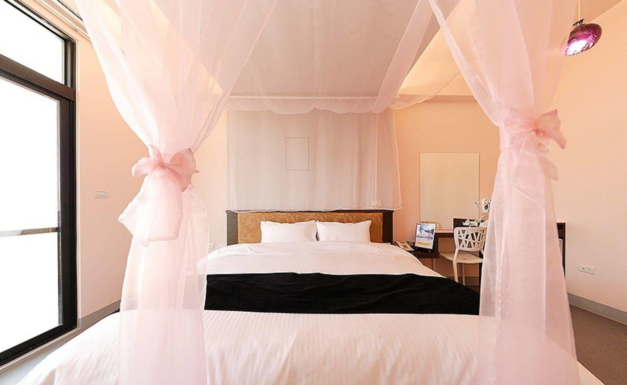Mirage Bed & Breakfast Magong Exterior photo