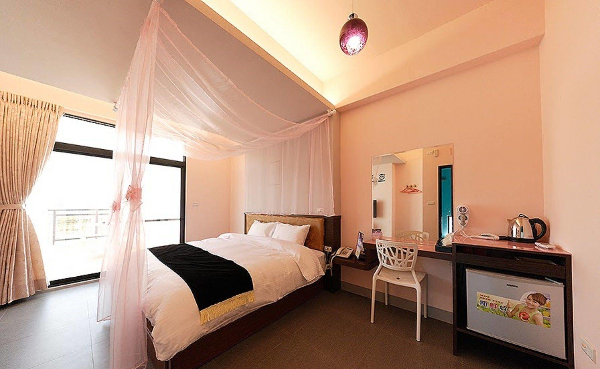 Mirage Bed & Breakfast Magong Exterior photo